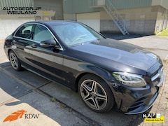 Mercedes-Benz C-klasse - 180 Business Solution 156PK AMG NIEUWSTAAT NL-AUTO I Leer I Camera I PDC I 18" I Apple car