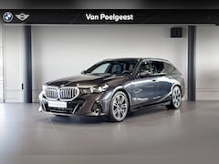 BMW 5-serie Touring - 530e | M Sport | Glazen Panoramadak | Stoelverwarming | Achteruitrijcamera | Trekhaak |