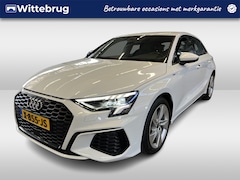 Audi A3 Sportback - 30 TFSI S-edition Automaat Full LED verlichting / Parkeersensoren / 17 " LM velgen / HAL