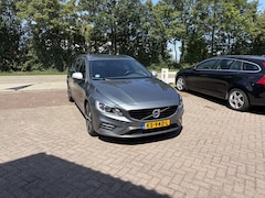 Volvo V60 - 1.5 T3 R-Design TREKHAAK STOELVERWARMING