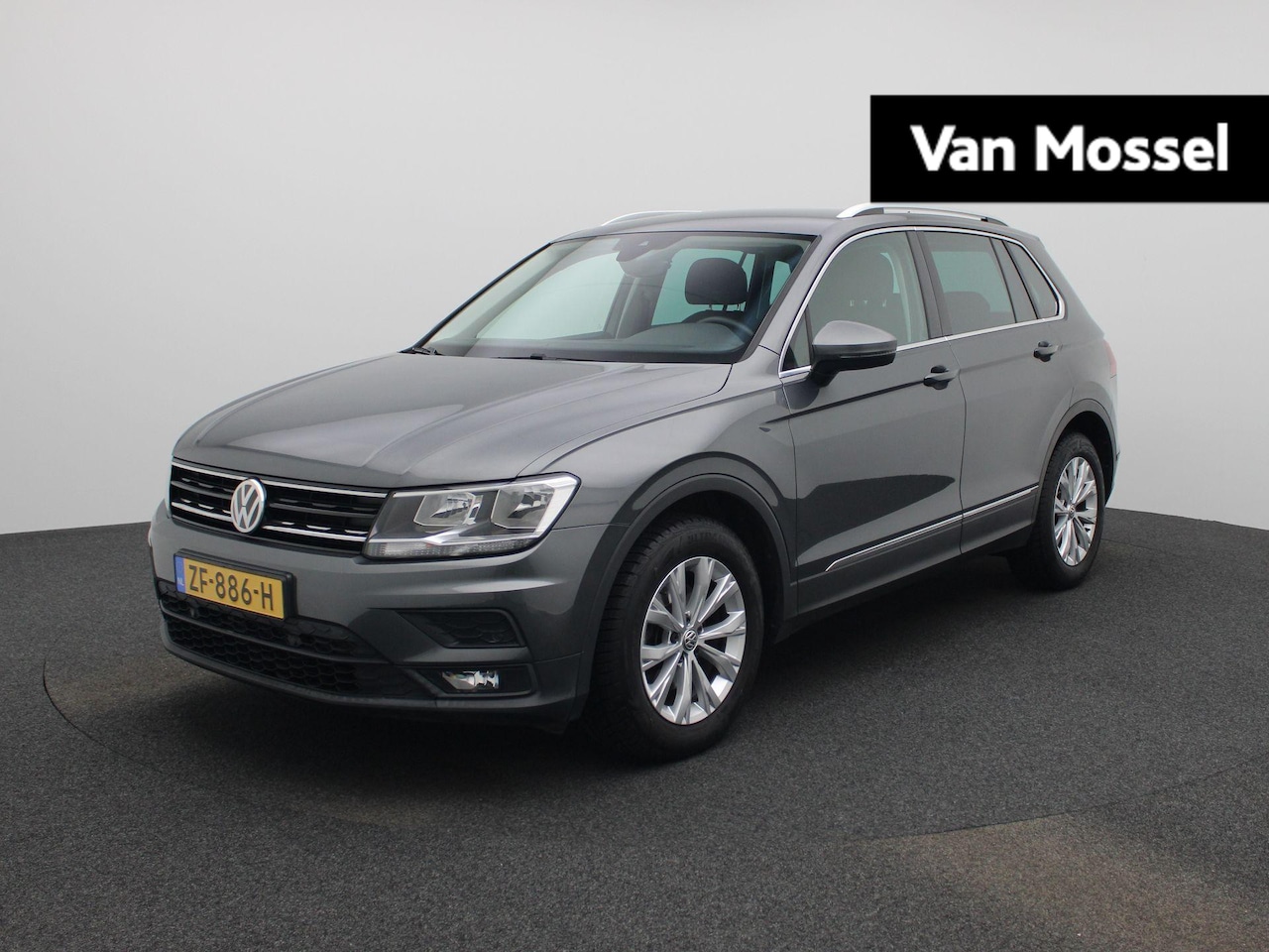 Volkswagen Tiguan - 1.5 TSI Comfortline Business 131 PK| Origineel Nederlands | 1e Eigenaar | Navigatie | Trek - AutoWereld.nl
