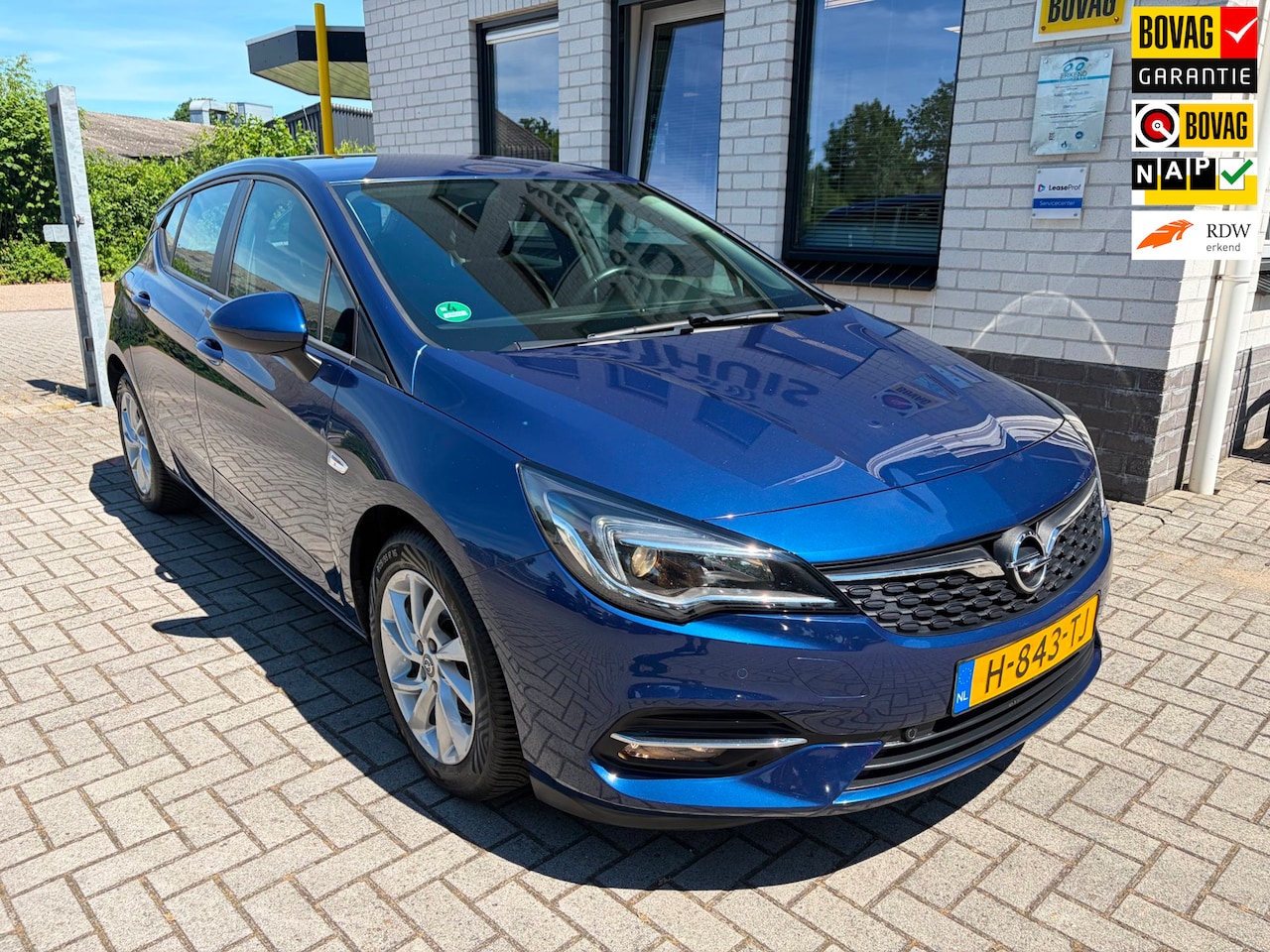 Opel Astra - 1.2 Edition / Carplay / Camera / Cruise Control / Climate Control / PDC V+A / Navigatie / - AutoWereld.nl