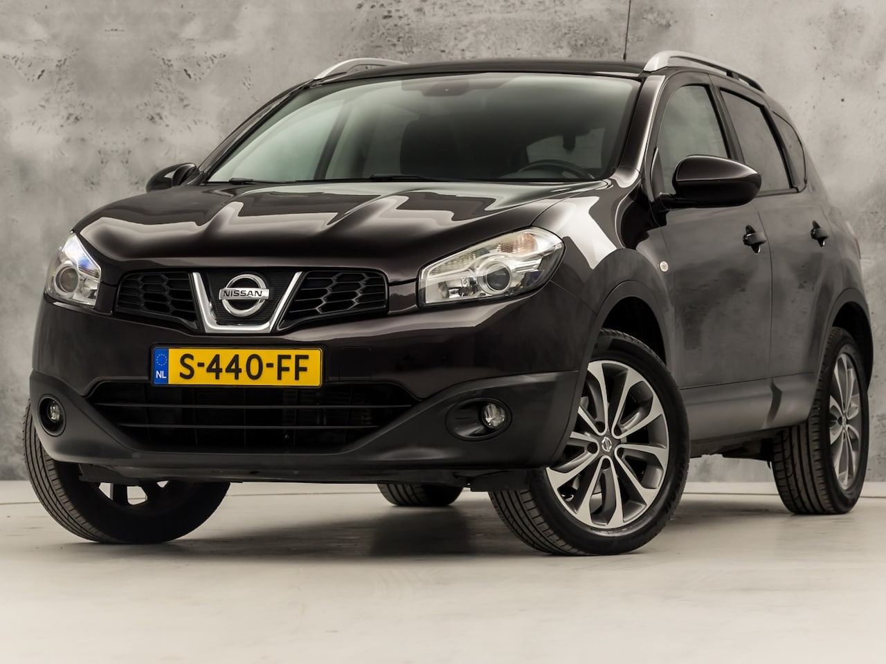 Nissan Qashqai - 2.0 Acenta 141Pk Automaat (PANORAMADAK, NAVIGATIE, CLIMATE, CAMERA, SPORTSTOELEN, GETINT G - AutoWereld.nl