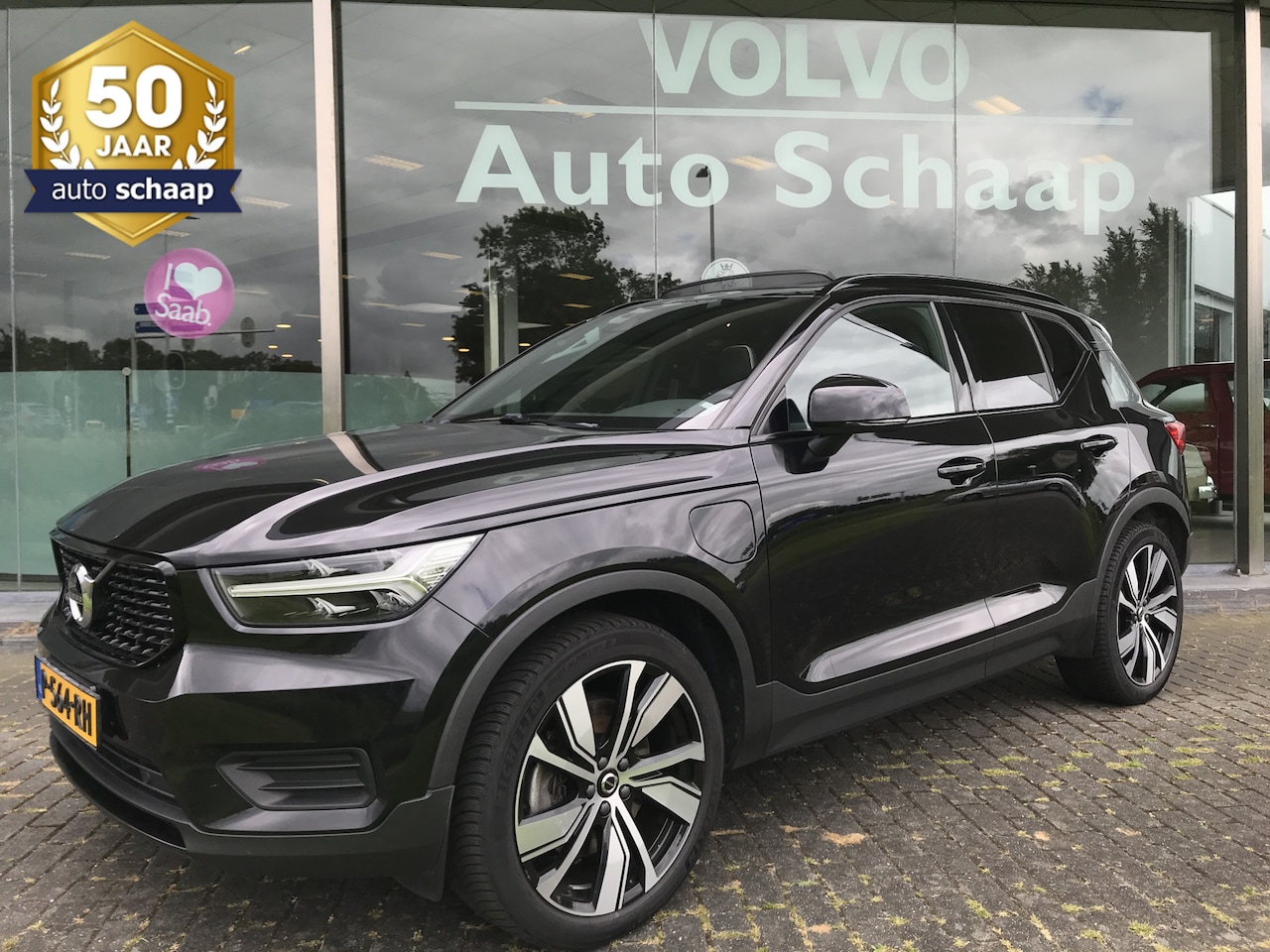 Volvo XC40 - 1.5 T4 Recharge R-Design | Rijklaar incl 12 mnd Bovag | Panoramadak Donker glas Trekhaak s - AutoWereld.nl