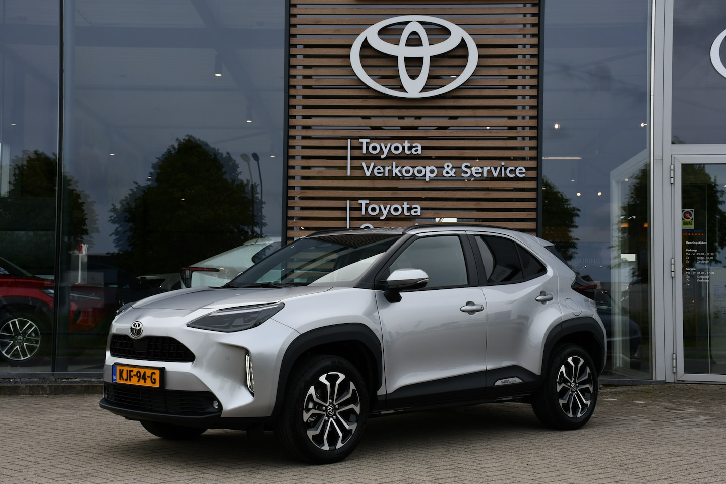 Toyota Yaris Cross - 1.5 Hybrid 115 Dynamic Automaat 116pk | DEMO-auto | Comfort-pakket | BTW regeling | - AutoWereld.nl