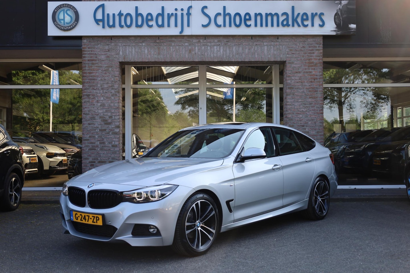 BMW 3-serie Gran Turismo - 320i High Executive Edition M-Sport PANO STOELVERW. CAMERA LEER ELEC-KLEP DAB NAVI CRUISE - AutoWereld.nl