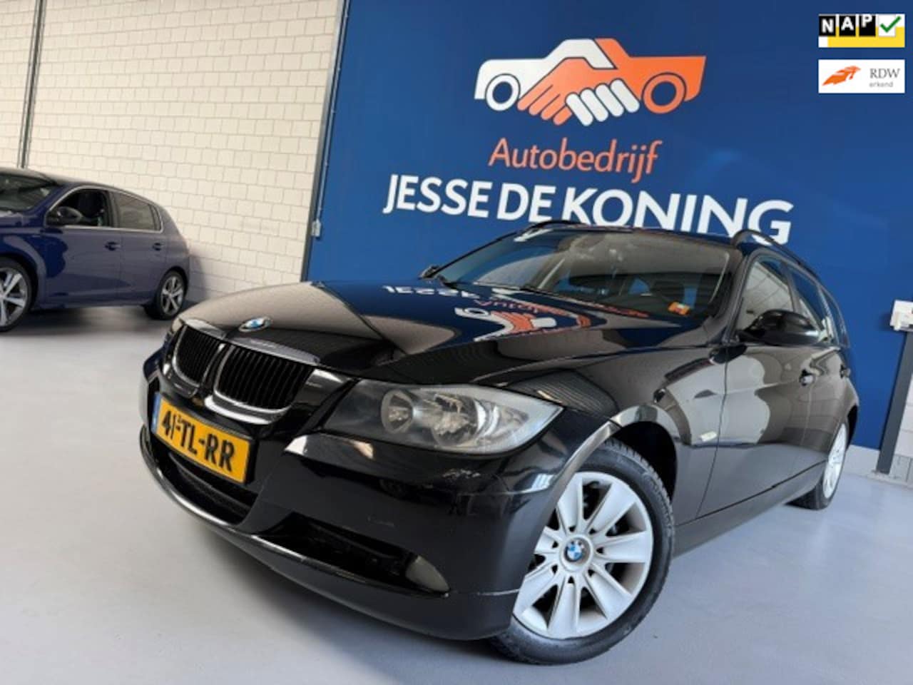 BMW 3-serie Touring - 318i High Executive / bj.2006 / kleur: zwart / climate / cruise / etc. / APK tot 06/2027 / - AutoWereld.nl