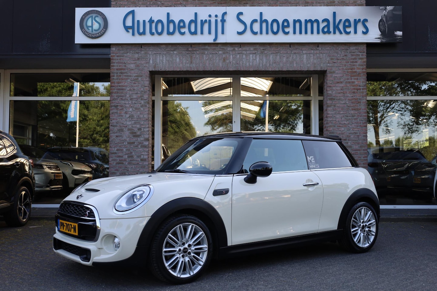MINI 3-Deurs - 2.0 Cooper S Chili LEER SFEERVERLICHTING RUIT+STOELVERWARMING UNION-JACK STUURFLIPPERS CRU - AutoWereld.nl