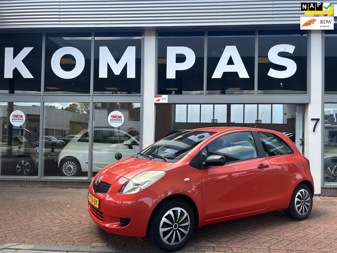 Toyota Yaris - 1.0 VVTi Terra |NAP|Elektrische Ramen|Volledig Onderhouden|APK - AutoWereld.nl