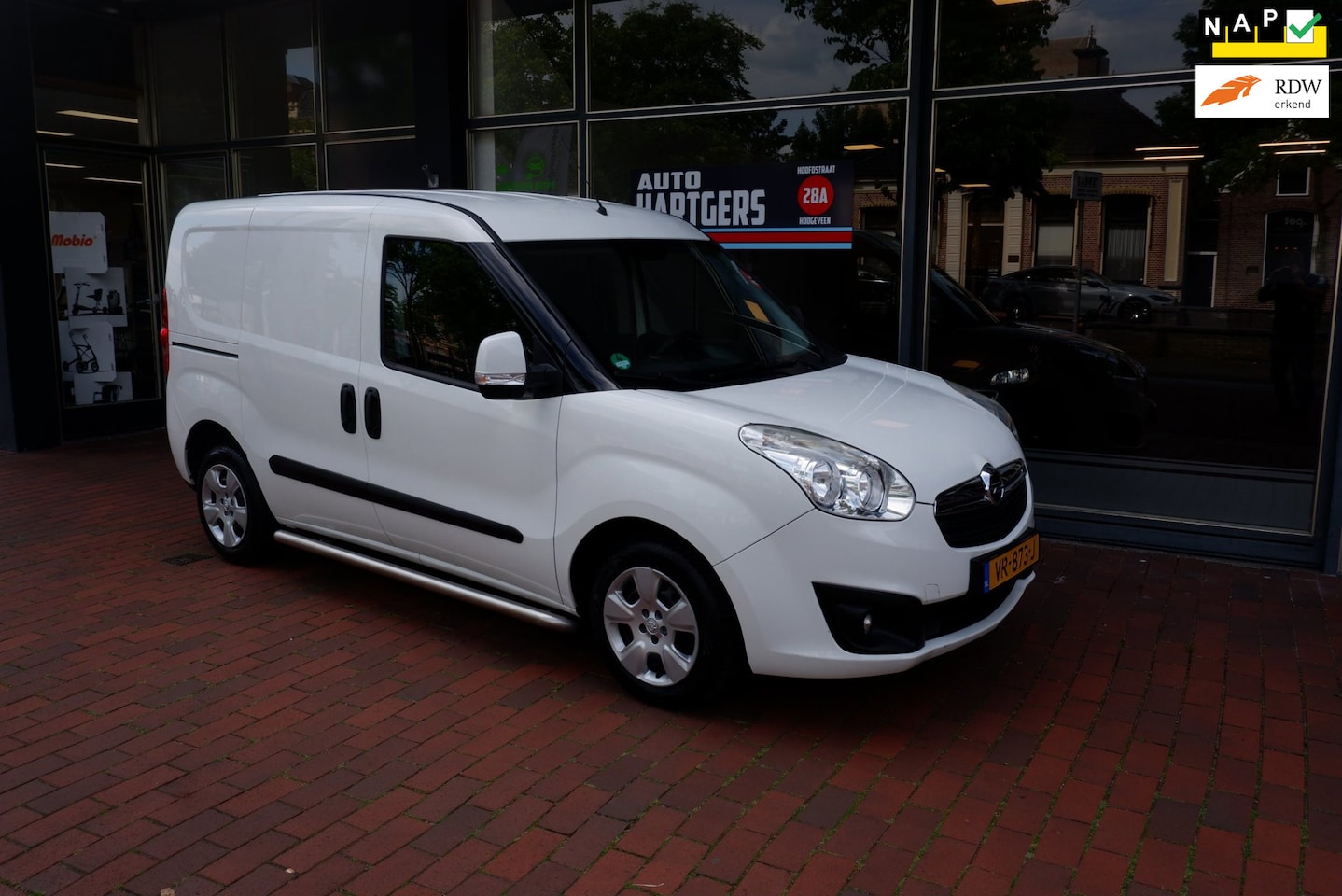 Opel Combo - 1.3 CDTi L1H1 Sport 1.3 CDTi L1H1 Sport ,trekhaak,airco,cruise controll - AutoWereld.nl