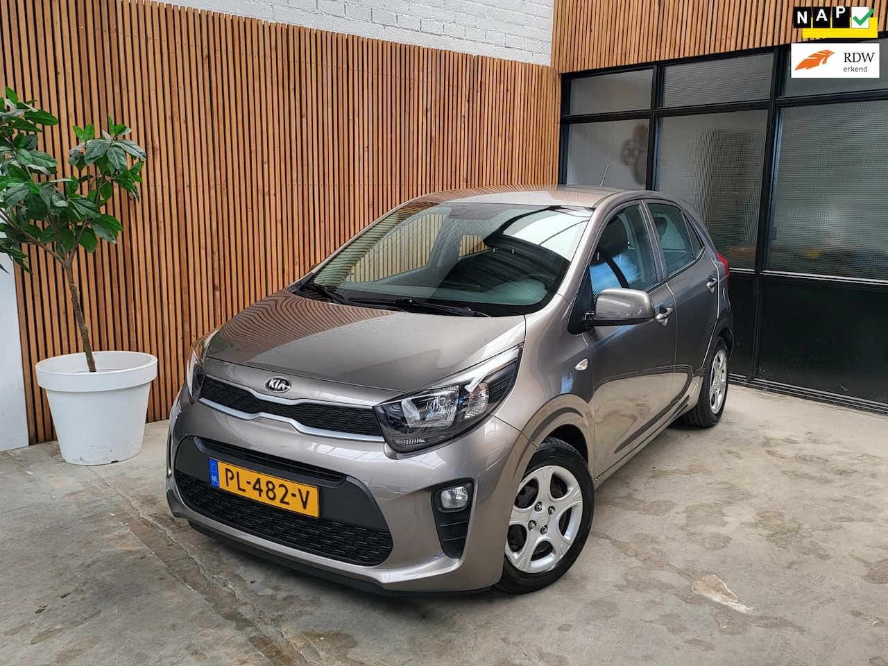 Kia Picanto - 1.0 Volledig dealeronderhouden - AutoWereld.nl