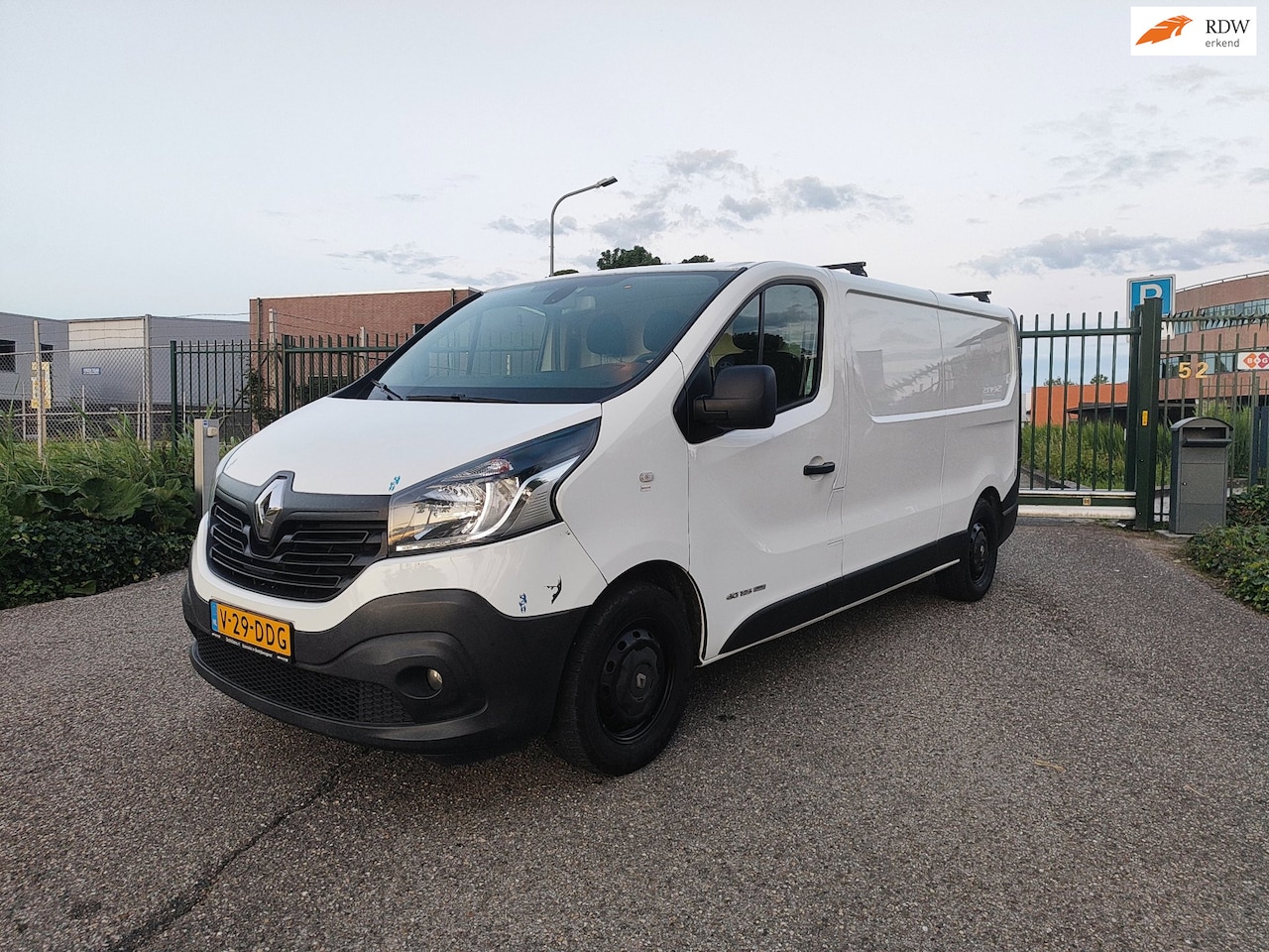 Renault Trafic - 1.6 dCi T29 L2H1 Luxe Energy Airco! Apk! Nap!!! - AutoWereld.nl