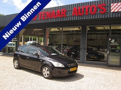 Kia Cee'd - 1.4 X-pect nieuwe apk15-07-2027 nieuwe remmen + banden goed onderehouden