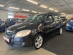 Skoda Roomster - 1.6-16V Sport. Cruise control, trekhaak, navi en meer