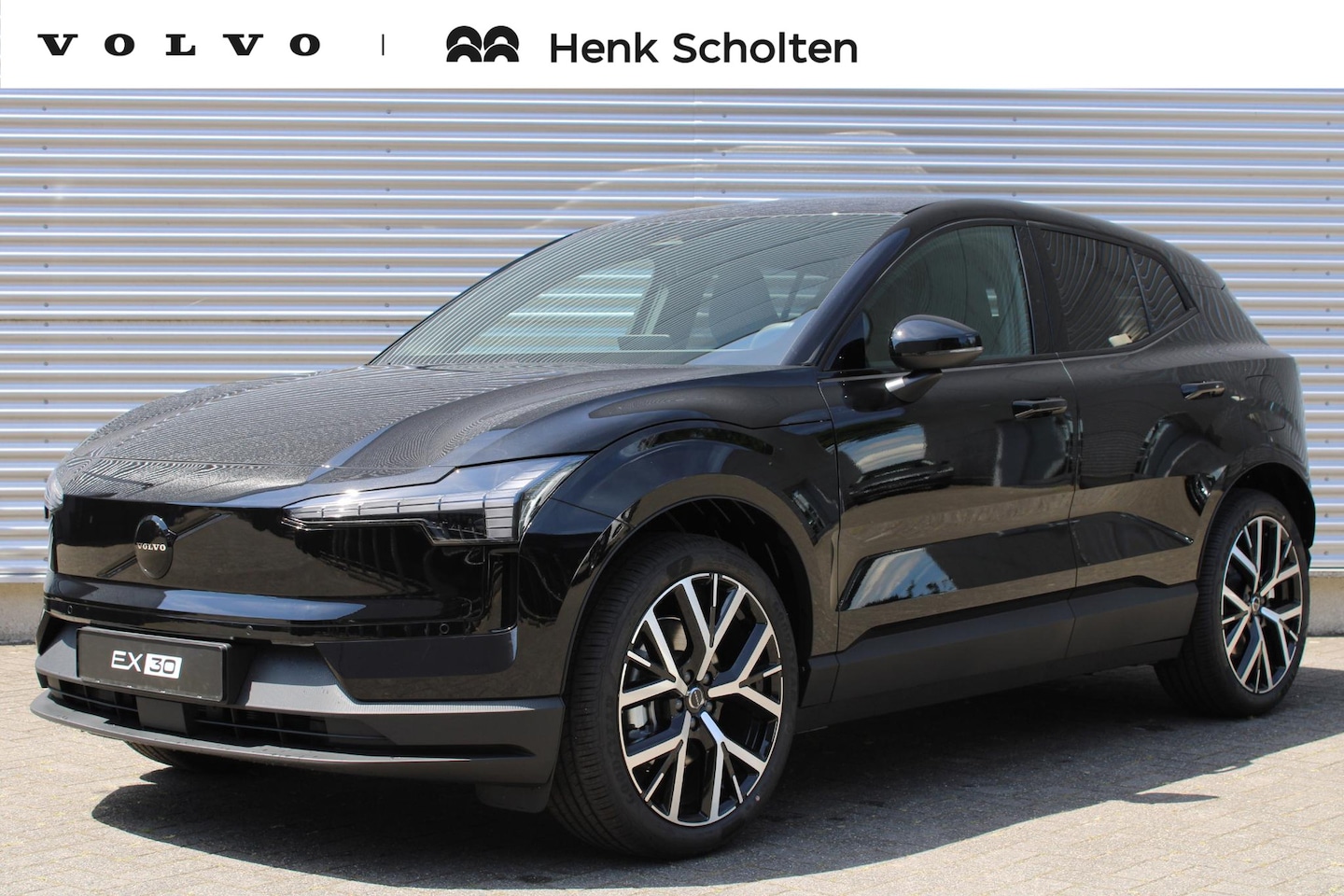 Volvo EX30 - P5 Long Range Plus Black Edition Europa 69 kWh | Verwarmbare Voorstoelen | Stuurverwarming - AutoWereld.nl