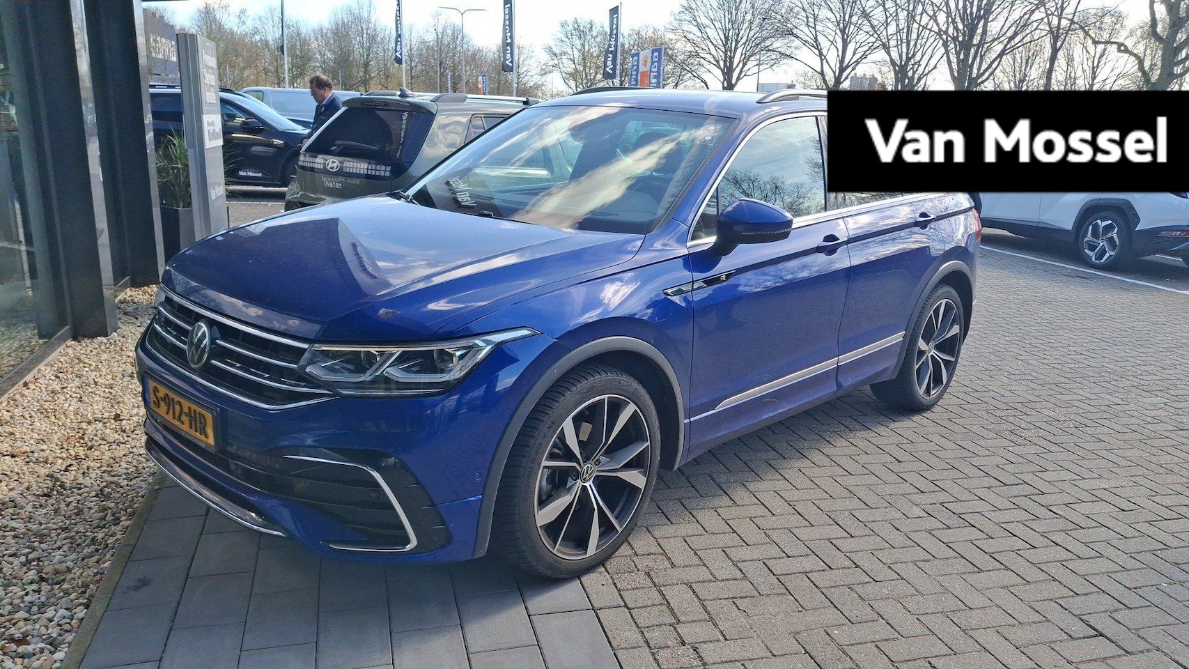Volkswagen Tiguan - 1.5 TSI R-Line Business+ | 245 PK | SoH .. | Trekhaak | All Season Banden | Digital Cockpi - AutoWereld.nl