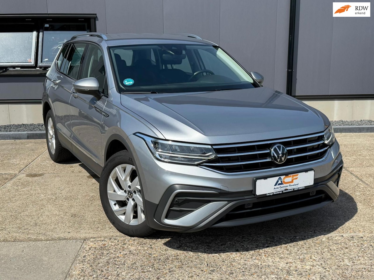 Volkswagen Tiguan Allspace - 1.5 TSI Life 7P. DSG elektrische klep / Trekhaak / digidash LED etc - AutoWereld.nl