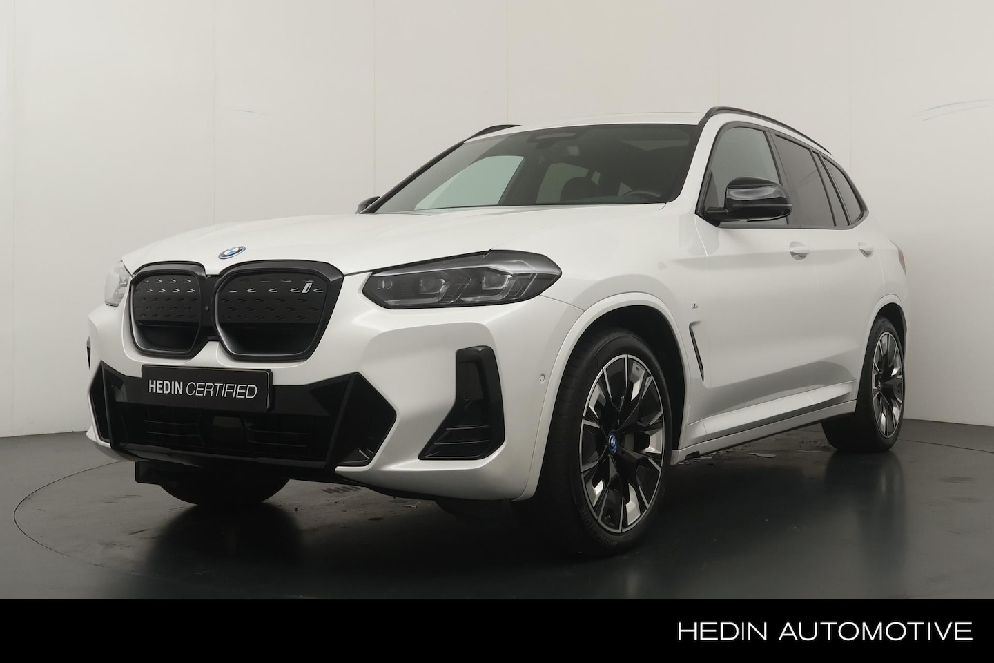BMW iX3 - High Executive M-Sport 80 kWh 286pk | SOH 96% | Wegklapbare Trekhaak | Kantel/Schuifdak | - AutoWereld.nl