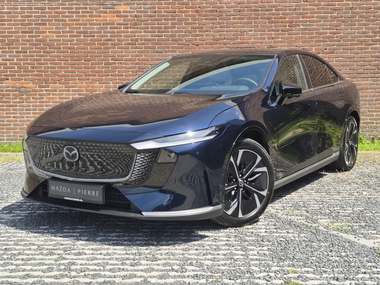 Mazda 6e - Takumi Business Edition 68.8 kWh BEIGE LEDER | NAVI | PANO | 360 CAMERA | - AutoWereld.nl