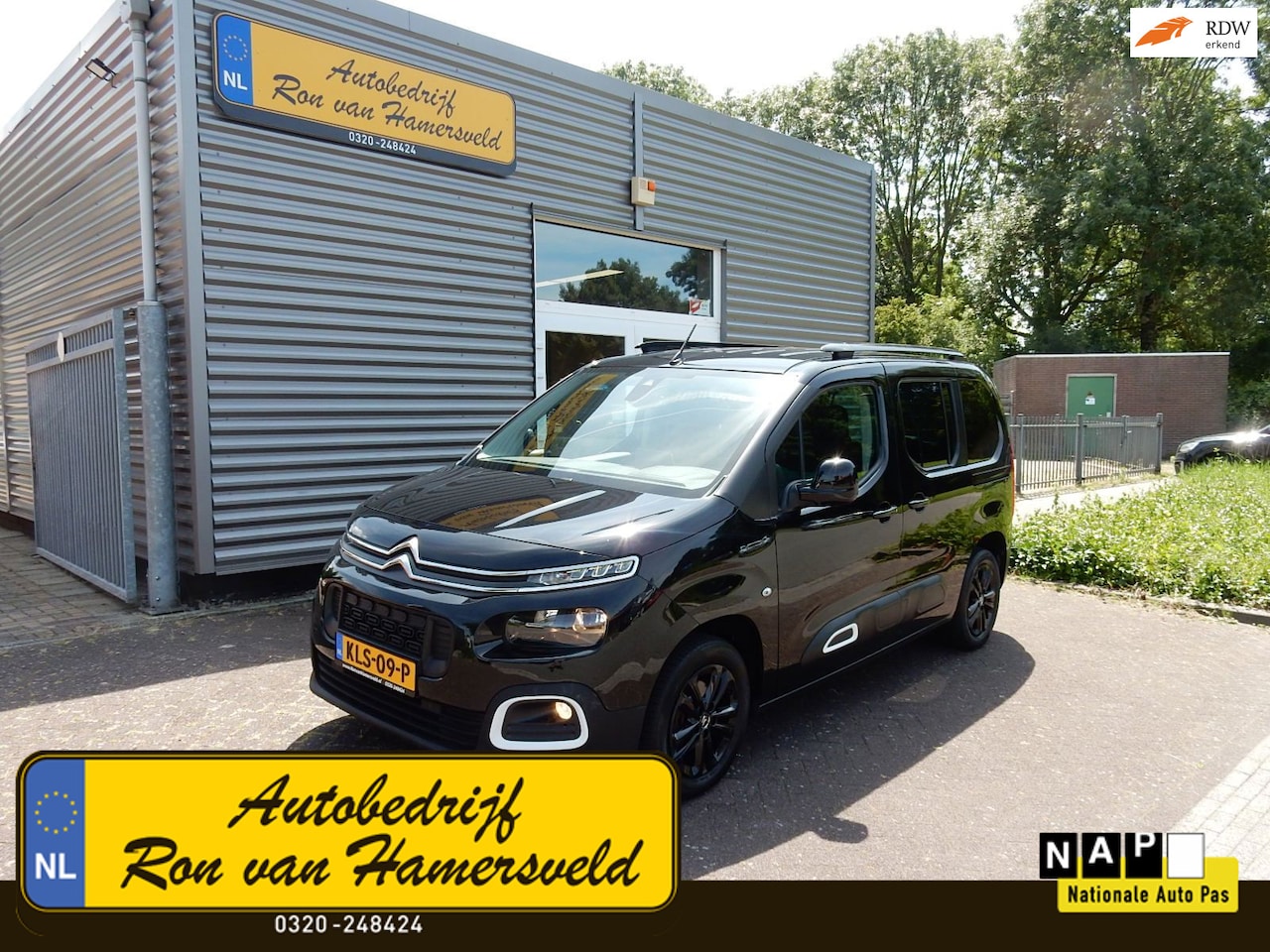 Citroën Berlingo - 1.2 PureTech SHINE*NAVI*CR CONTR*TREKH*CAM* - AutoWereld.nl