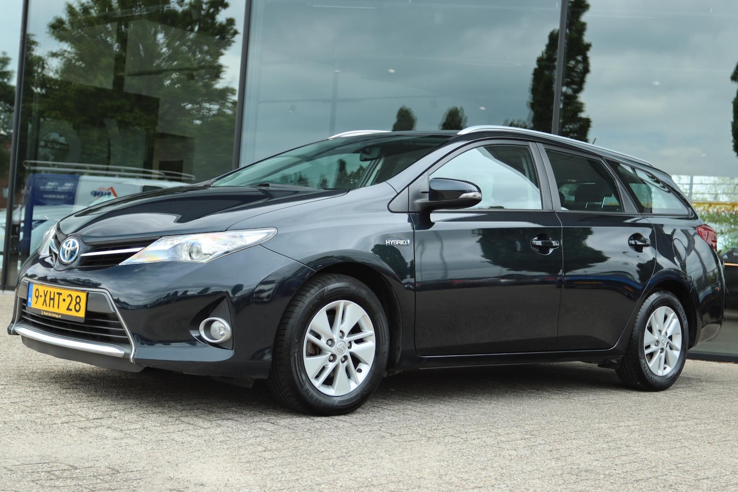 Toyota Auris - 1.8 HYBRID ASPIRATION | NAVI | CAMERA | TREKHAAK | CLIMATE - AutoWereld.nl