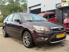 Ford Focus - 1.6 Titanium | AIRCO | NAVIGATIE | CRUISECONTROL | VOORRUITVERW | 5 DEURS |