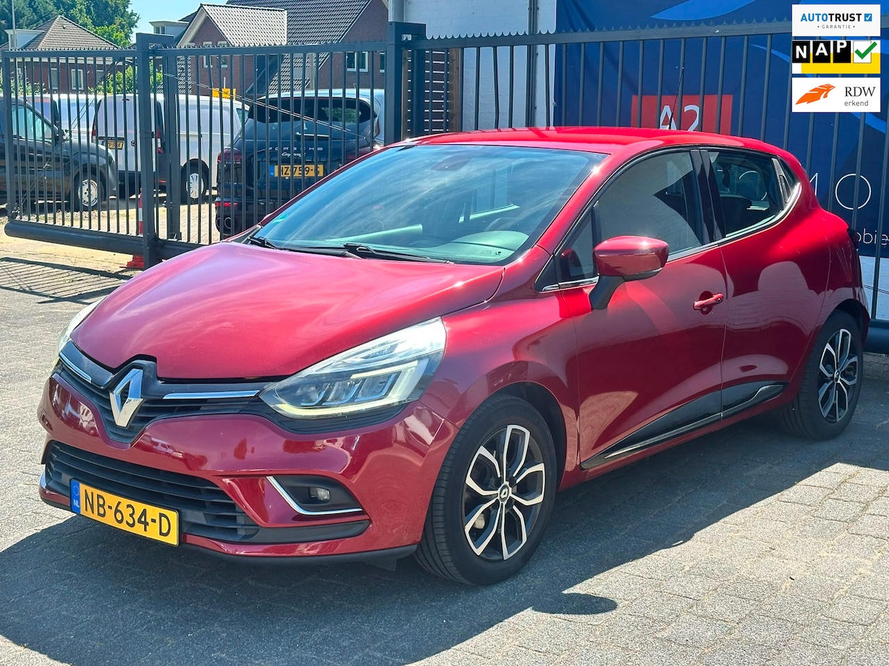 Renault Clio - 0.9 TCe Intens / AIRCO / NAVIGATIE / CRUISE CONTROL / NAP!! - AutoWereld.nl