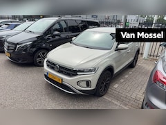 Volkswagen T-Roc - 1.5 TSI Life Business | 150 PK | Digital Cockpit | Black Style | Stoelverwarming | Carplay