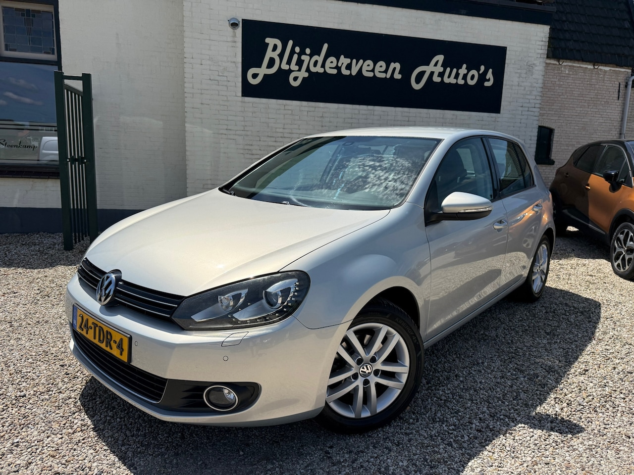 Volkswagen Golf - 1.2 TSI Highline BlueMotion Cruise | PDC | LM | A.S. Banden | Xenon | Org. NL - AutoWereld.nl