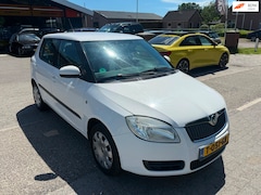 Skoda Fabia - 1.4-16V Comfort APK 6-2-2027/AIRCO/CRUISE/RIJDT PERFECT