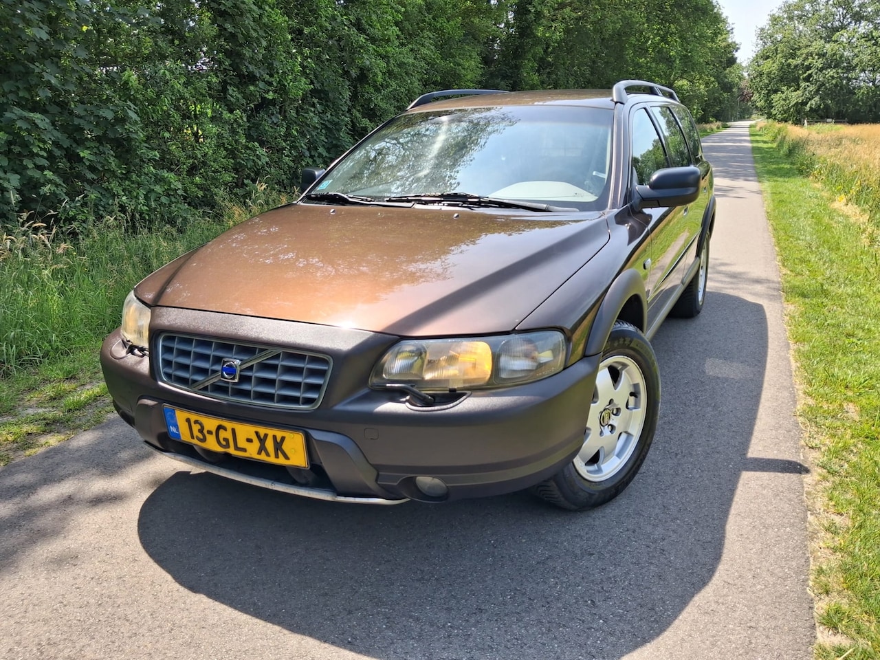 Volvo V70 Cross Country - 2.4 T Comfort Line |AIRCO + CRUISE| - AutoWereld.nl