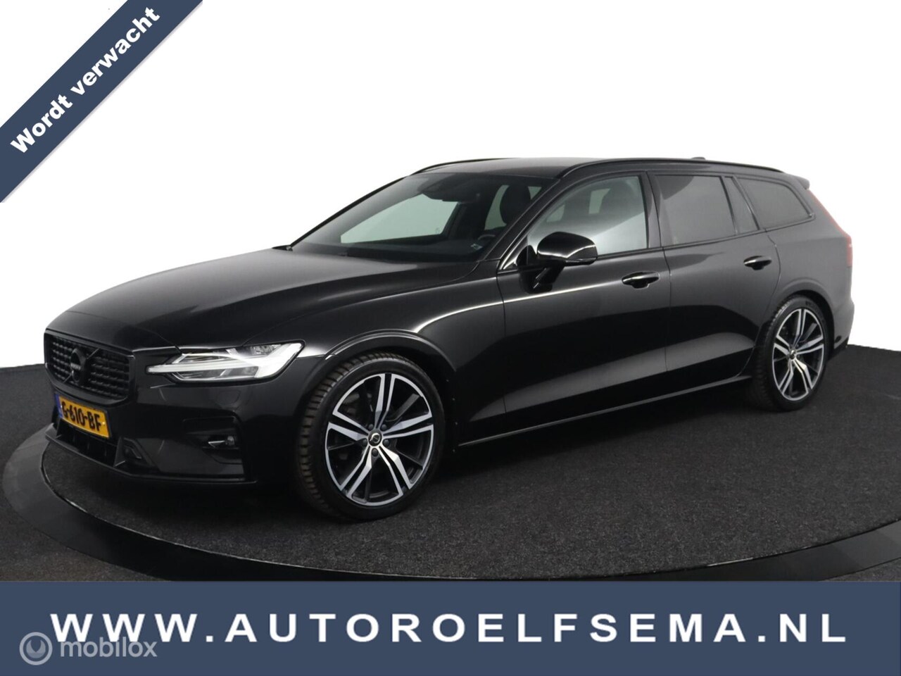 Volvo V60 - 2.0 T4 R-Design | Stoelverwarming | Keyless | 19" | Camera | Trekhaak | Adaptive LED kopla - AutoWereld.nl