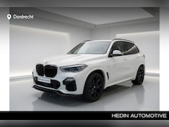 BMW X5 - xDrive45e M-Sport | 21" | Panorama | Harman Kardon | Trekhaak | Soft Close | Driving Assis