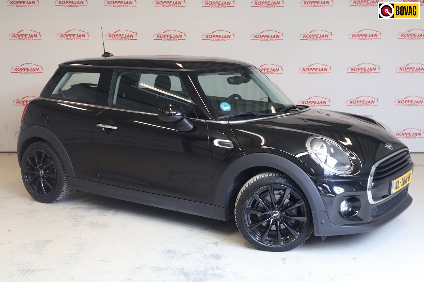 MINI 3-Deurs - 1.5 Cooper NL Auto, Apple carplay, airco, LM wielen, - AutoWereld.nl
