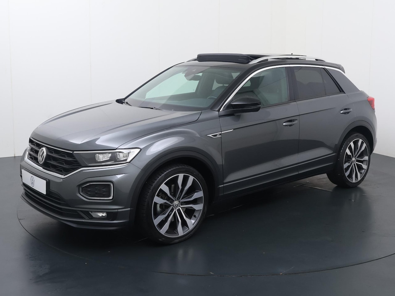 Volkswagen T-Roc - 1.5 TSI Sport | 150 PK | Automaat | Adaptive Cruise Control | Panoramadak | Navigatiesyste - AutoWereld.nl