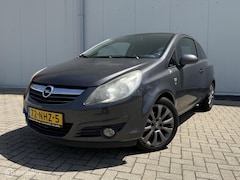 Opel Corsa - 1.2-16V '111 Edition Automaat Airco Getinte ramen