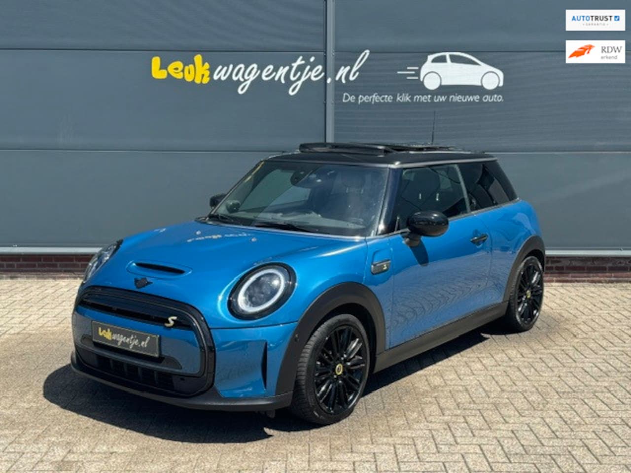 MINI Electric - MINI Yours 33 kWh *pano *harman/kardon *17'' - AutoWereld.nl