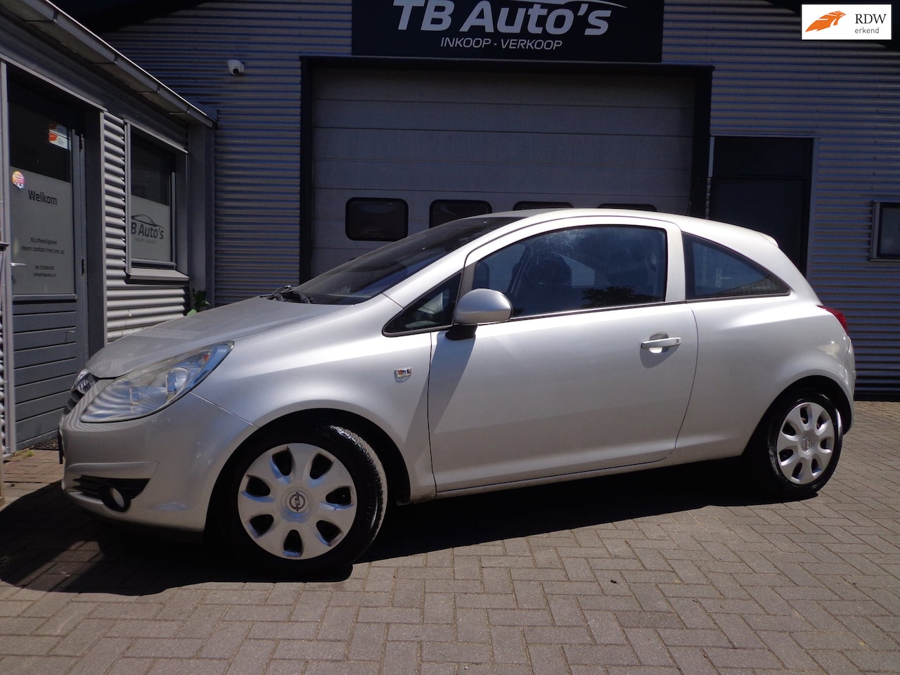 Opel Corsa - 1.2-16V Enjoy !! AIRCO / APK 16-07-2027 !! - AutoWereld.nl