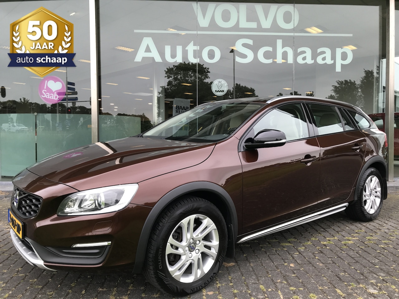 Volvo V60 Cross Country - 2.0 T5 Summum Automaat | Rijklaar incl garantie | Adaptieve cruise Stoelverwarming Trekhaa - AutoWereld.nl