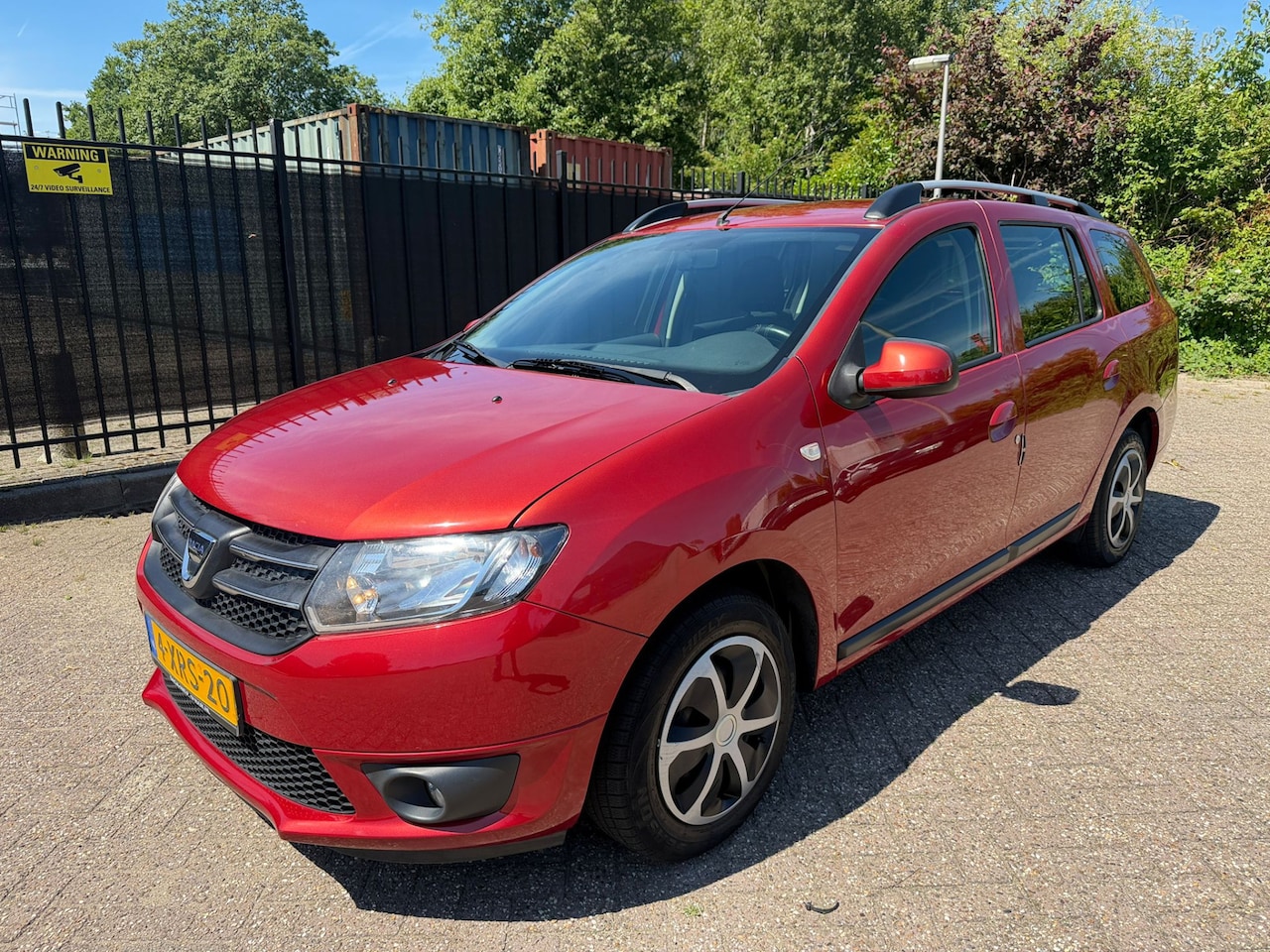 Dacia Logan MCV - 0.9 TCe Lauréate Airco/CV/PDC - AutoWereld.nl