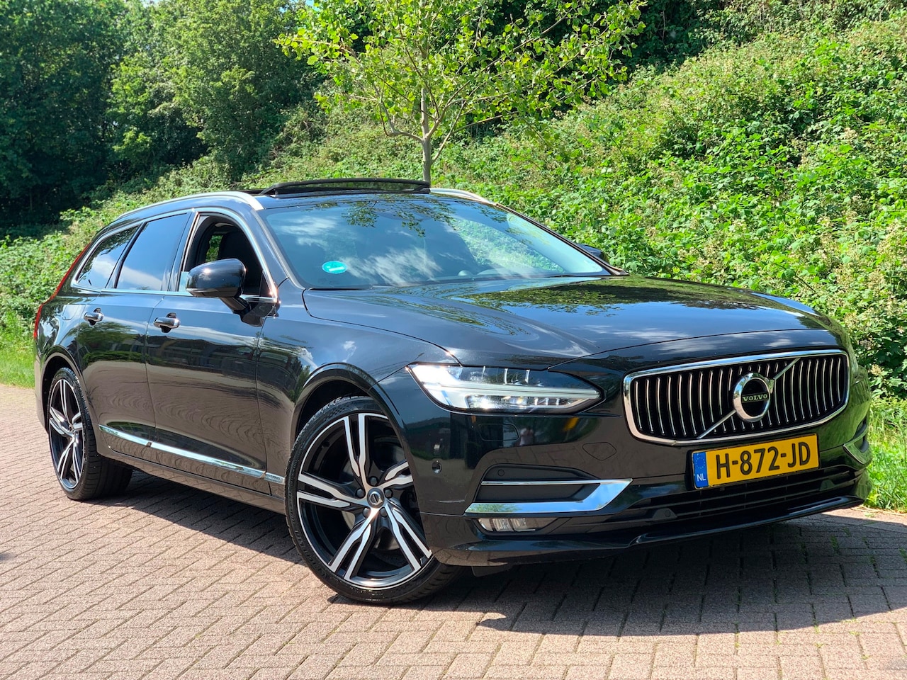 Volvo V90 - 2.0 D5 AWD Inscription PANO LEDER B&W TREKHAAK VOL OPTIE DEALER ONDERHOUDEN - AutoWereld.nl