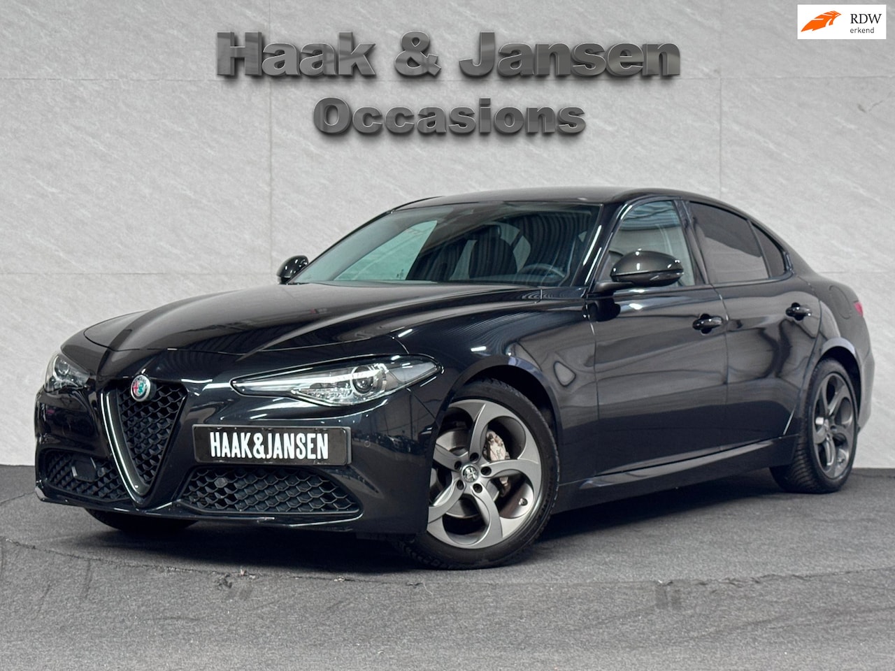 Alfa Romeo Giulia - 2.0T Automaat ACC Leer Keyless - AutoWereld.nl