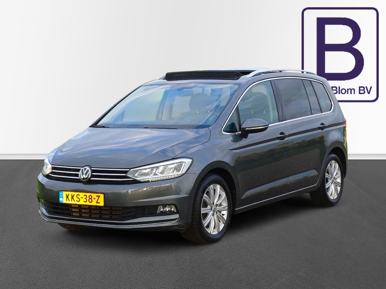 Volkswagen Touran - 1.8 TSI Highline /Pano/Led/Clima/Camera/Carplay/Navi/Park. ass./17"/ - AutoWereld.nl