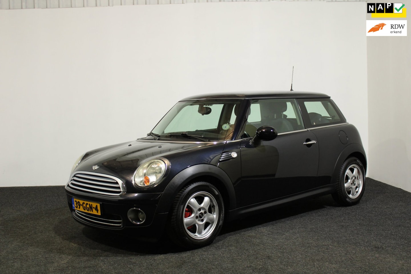 MINI 3-Deurs - 1.4 One | Zwart | Airco | Handgeschakeld | Sportief en Zuinig en vol in opties! incl. nieu - AutoWereld.nl
