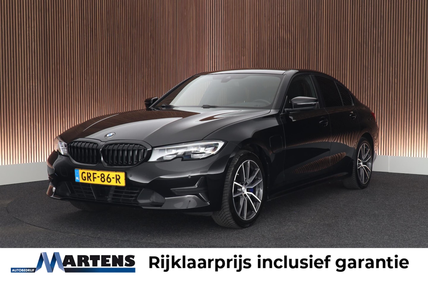 BMW 3-serie - 330e 292pk LED Navigatie PDC - AutoWereld.nl