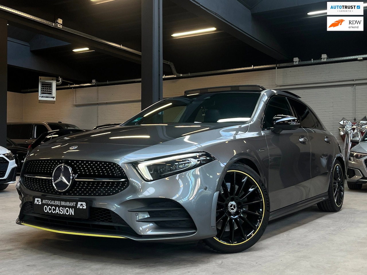 Mercedes-Benz A-klasse - 250 Premium Plus AMG Pano/360Camera/HeadUp/Memory - AutoWereld.nl
