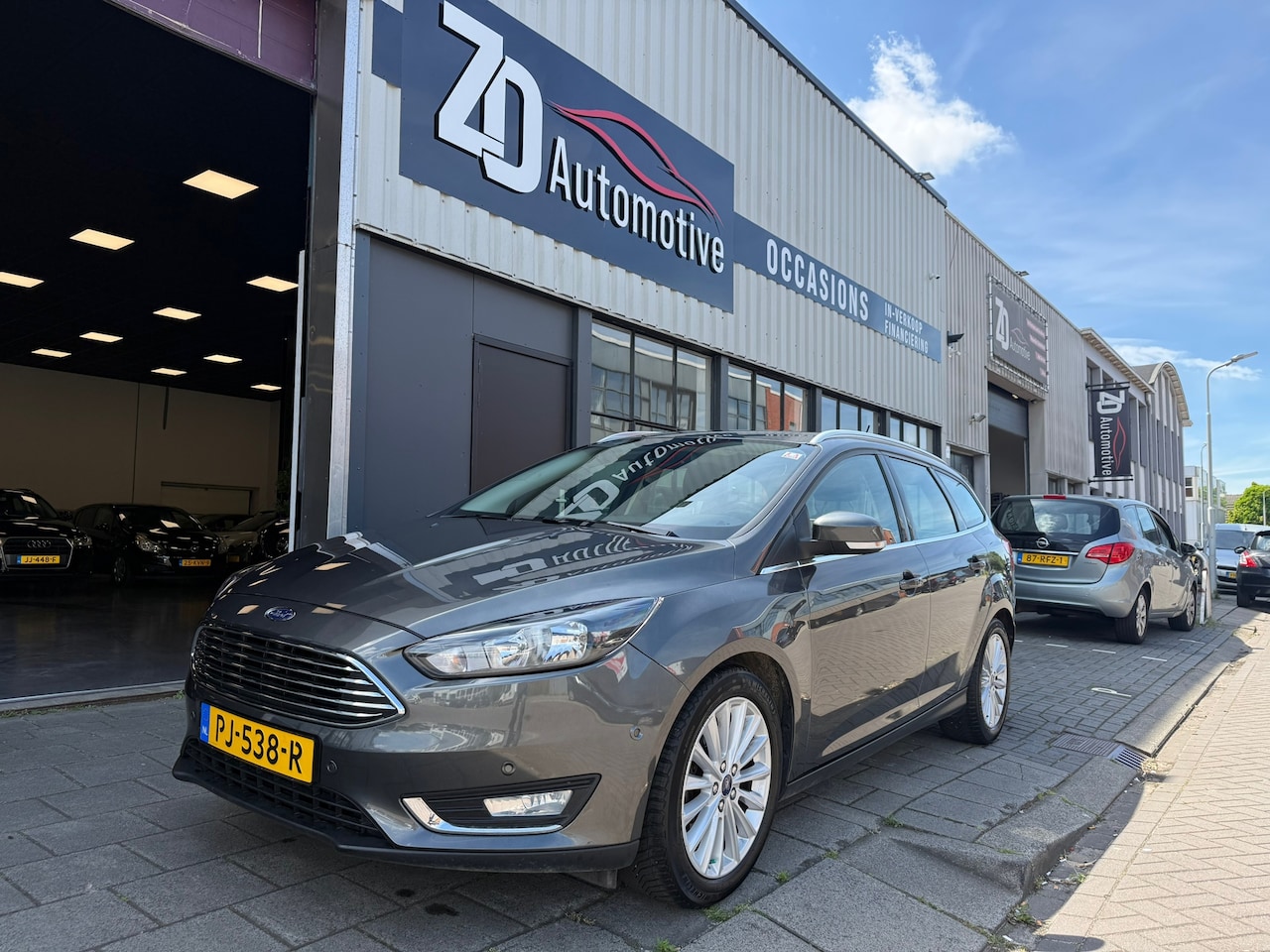 Ford Focus Wagon - 1.5 Titanium 1.5 Titanium - AutoWereld.nl