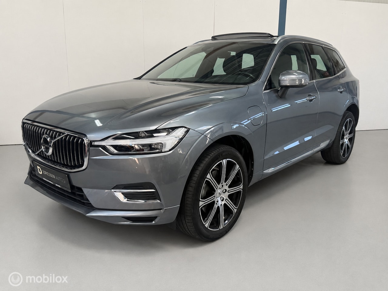Volvo XC60 - 2.0 T8 Twin Engine AWD Inscription PANO / ACC - AutoWereld.nl