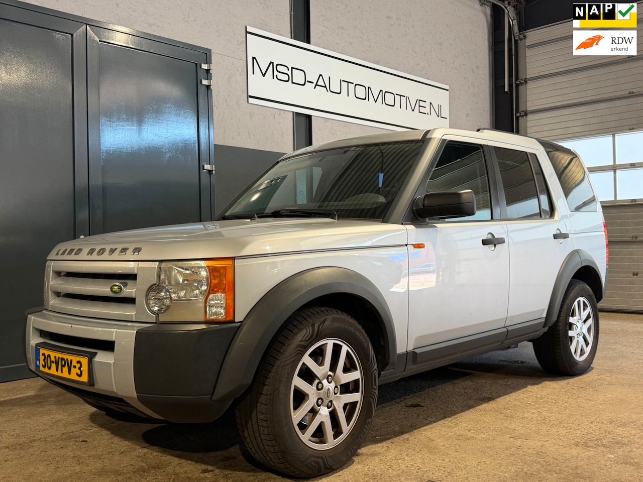 Land Rover Discovery - 2.7 TdV6 Grijs Kenteken Handbak Onderhouden Marge - AutoWereld.nl
