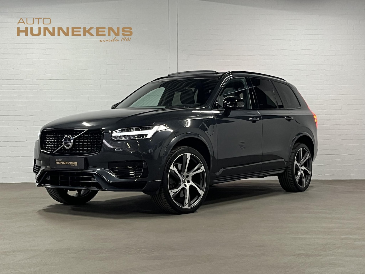 Volvo XC90 - 2.0 T8 Recharge AWD R-Design *long rang* Luchtvering | Trekhaak | Open dak | Adapt. cruise - AutoWereld.nl
